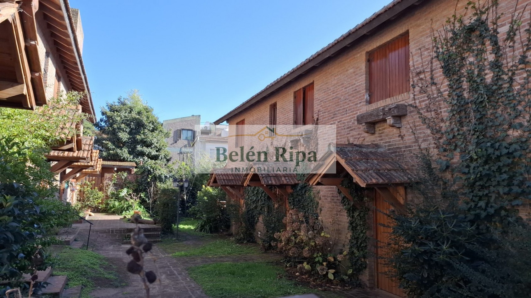 VENTA DEPARTAMENTO DUPLEX 3 AMBIENTES EN PINAMAR CON PATIO 
